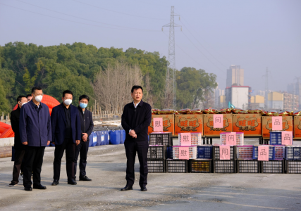 市委常委、副市長(cháng)肖云走訪(fǎng)慰問(wèn)丹霞路項目一線(xiàn)工人