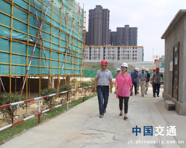 南昌市質(zhì)監站領(lǐng)導蒞臨象湖隧道、九洲高架安置房項目檢查指導工作
